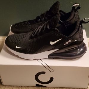 Nike Air Max 270